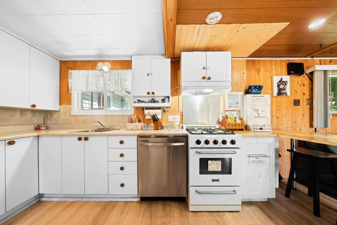 Cottage Binx Bracebridge Extérieur photo